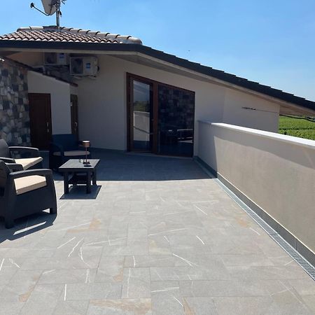 Casa Luigi - Appartamenti A Peschiera Del Garda Luaran gambar