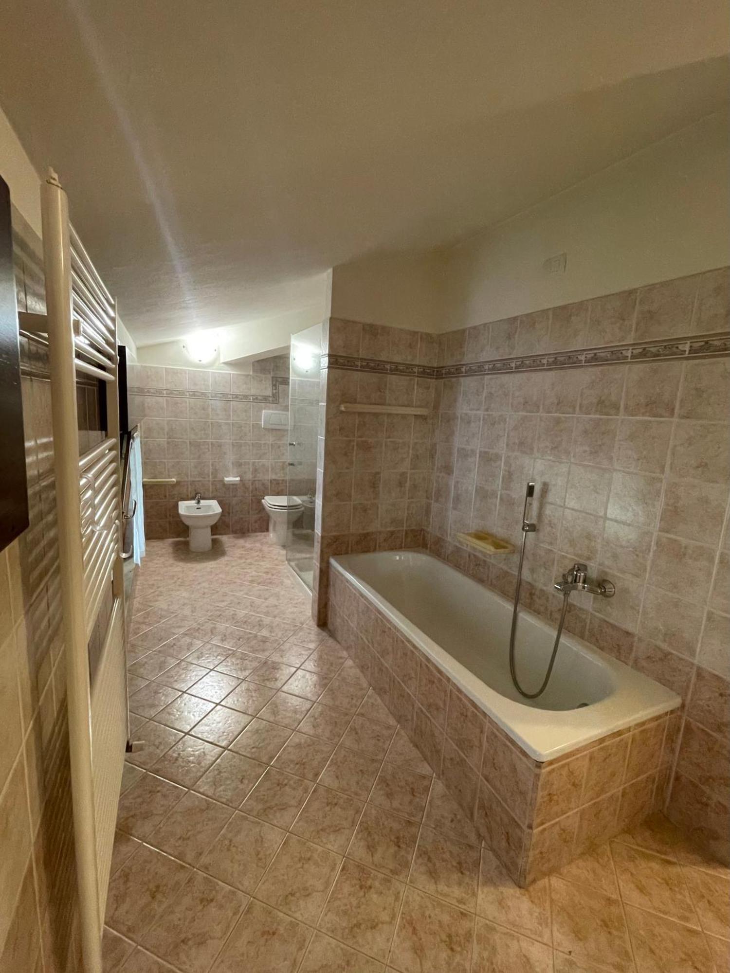 Casa Luigi - Appartamenti A Peschiera Del Garda Bilik gambar
